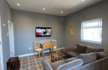 City West Apartments 3 bedroom large & modern Apartment - Photo 10