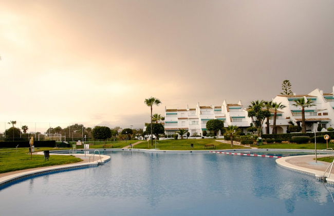 Suitur beachfront duplex with pool and sea views - Photo 46