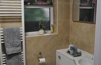 Cozy & Self Contained Garden Bungalow - Foto 18