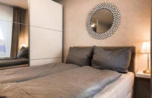 zentrale Design-Ferienwohnung mit Balkon und Stellplatz in Karlsruhe - APOLONIAliving - Foto 50