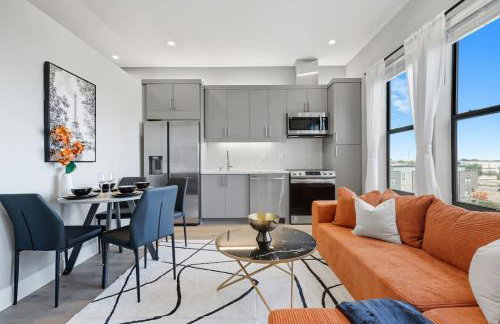 Skyline VIEWS, 5 mins to Downtown, Free Parking - Photo 17