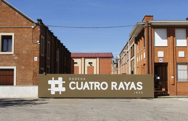 Visita a la bodega Cuatro Rayas - Foto 1