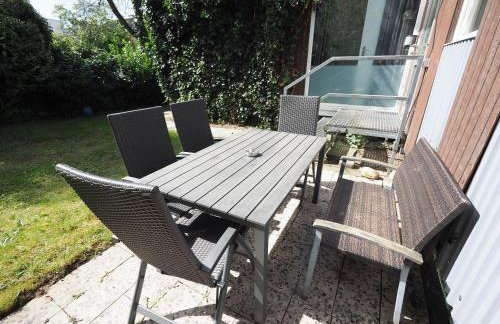 Monteurwohnung-mit-Terrasse-fuer-7-Personen-WLAN-TV-Kueche-Ahrensburg-Naehe-Hamburg-AGRP1204 - Photo 10