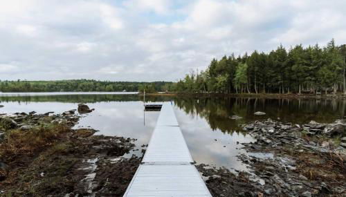 Waterfront Sebec Lake Home with Yard and Fire Pit - Foto 2