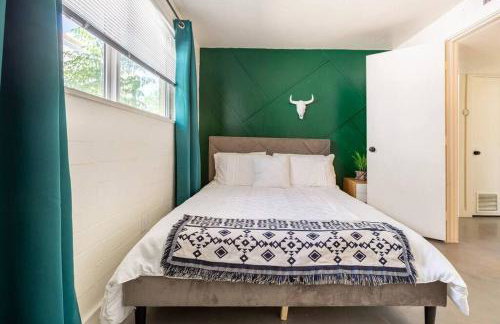 2BR Apt with BBQ & Parking Spring Fling Stay - Foto 29