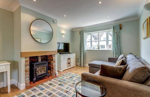 Walnut Cottage - Photo 1