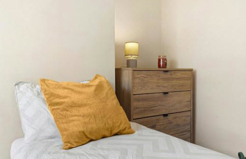 Manchester home, Sleeps 6, Contractor Friendly, Free Parking - Foto 17