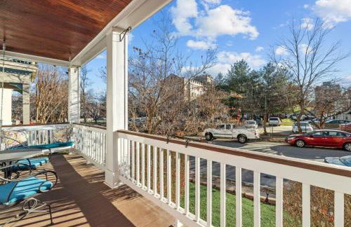 Walk to Forest Park Euclid Fire Pit Porch Swing - Foto 21