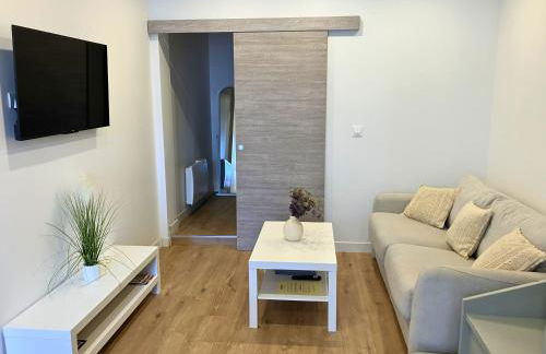 Beau Duplex moderne et calme - gare & centre - idéal pro-couple-famille - Foto 8