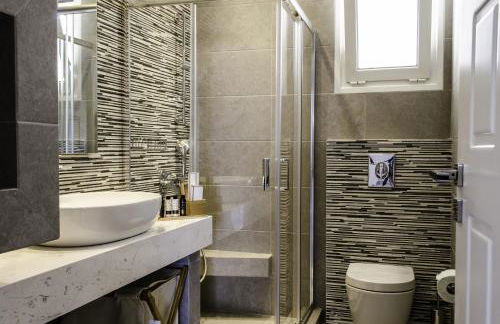 Talos Luxury Suites - Photo 20