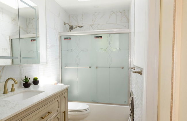 Cheerful & Beautiful 3-Bedroom Ranch - Photo 43