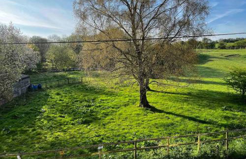 Manchester Luxury Country House Close To The City With Hot Tub & BBQ Fire Pit. - Foto 48