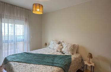 Serene Coastal Retreat with king Bed & Pool in Lavra - Foto 26