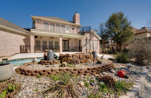 Near Joe Pool Lake! Luxe Getaway with Shared Pool - Foto 35