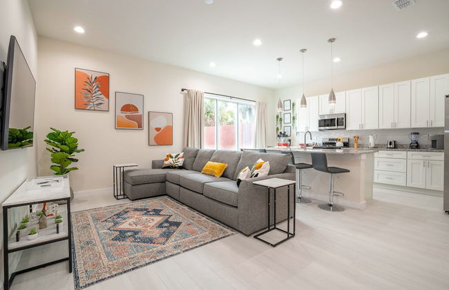 Upstay - Disney Themed House - Sleeps 16 - Foto 2