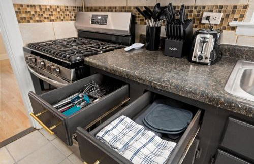 Cozy Mid Century Oasis with 2 KING beds - Foto 29