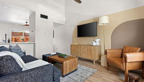 Cozy Loft Near SOCO, Downtown! Parking, Dogs OK, WiFi - Foto 2