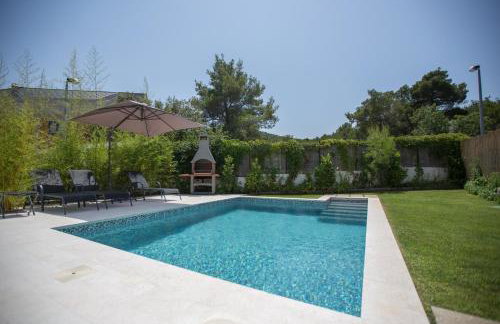 Luxury Apartment with Private Heated Pool - Foto 17