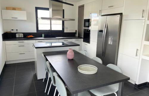 Villa contemporaine avec piscine chauffée proche des plages - Foto 7