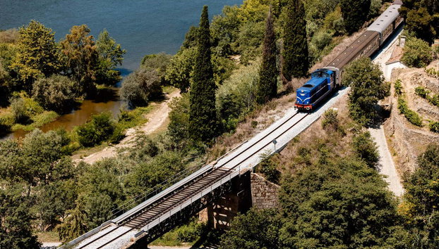 Visite privée de la région du Douro - Photo 5, Le train traversant la région du Douro