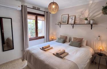 Casa el Montcel, a unique chalet with roofterrace and shared pool - Photo 46