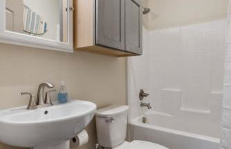 Bogie Bungalow - Walk to lake, bar & restaurant - Near golf course - AC - Fireplace - Pet Ok - Foto 8