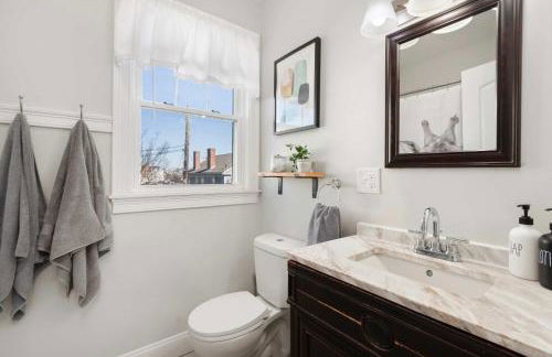 Jennifer's Chic Downtown City Views Private Deck - Foto 18