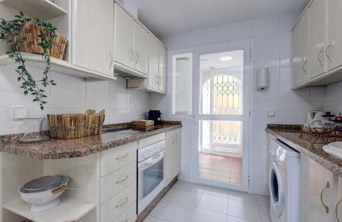 La Cala gorgeous 2 bedroom apartment with stunning gardens, pools and sea views - Photo 18