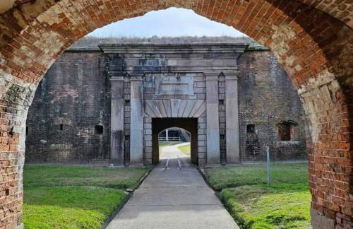 Chic Dog-Friendly 4BR | OWA + Beach + Fenced Yard - Foto 59