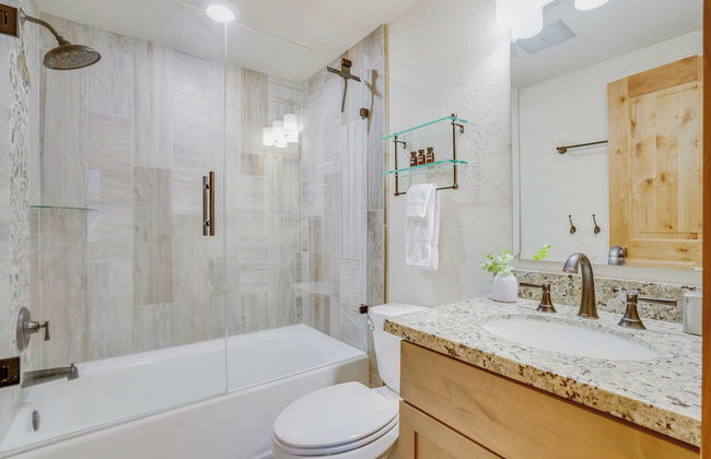 Arroyo by Avantstay Peaceful Mountain Townhouse w/ Large Private Balcony - Photo 17