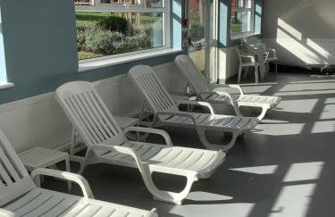 Escape to a Clifftop Chalet with pool and tennis onsite - 1A Kingsdown Holiday Park - Foto 8