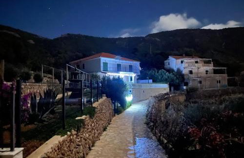 Apartments SUHO Komiza - Photo 42