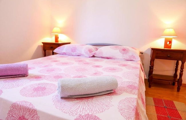 Boro - Free Parking and Grill - A1 - Photo 2