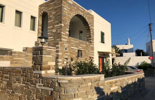 Maroussa s guesthouse - Photo 3