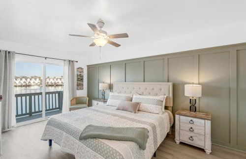 Sunset Serenity!!-Tropical Waterfront Oasis-Huge Private Patio-10Min to KingSt & Beaches - Foto 18