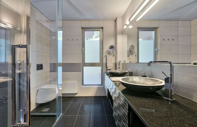 Luxurious Villa Philoxenia - Photo 21