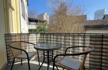 Stilvolles Apartment mit zwei Bädern Terrasse und Parkplatz nahe Rhein und Bonn Zentrum - Foto 4