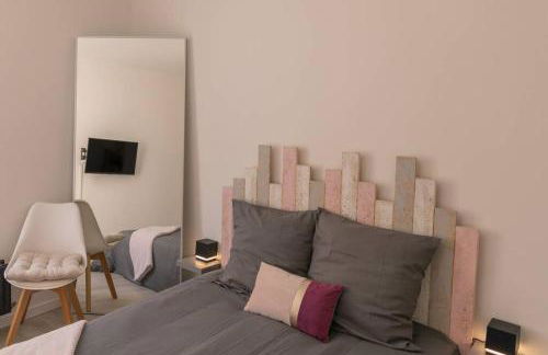 Superbe Appart Plein Centre avec Parking & Jardin - Foto 14