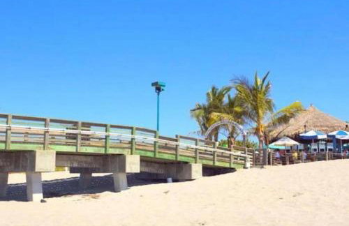 1BR Venice home with private beach access - Golden Beach Haven - Foto 37