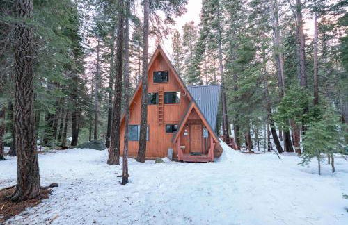 3BR Tahoe Cabin in the Trees with Hot Tub - Foto 32