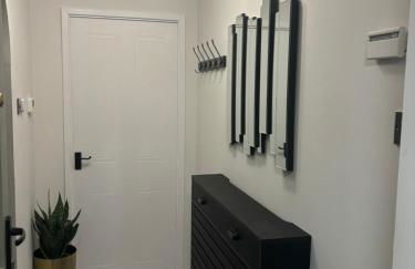 Redwing Retreat Bicester Village - Stylish Retreat Steps from the Shops - 2 Bed House with Garden and Parking - Foto 61