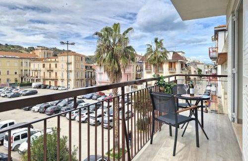 Centro Piazza Wi-Fi AC Balcony Design by WE HOST YOU - Foto 27