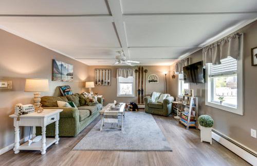 Steps to Crystal Lake Spacious Retreat with Views - Foto 1