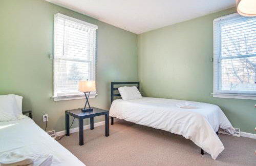 Ping-Pong and Backyard Spacious Chatham Retreat - Foto 19