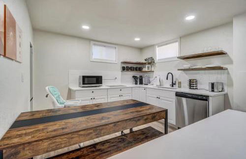 Quiet Basement Retreat | King Bed, Firepit, Yard - Foto 11