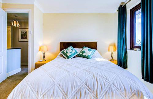 Serene Family Escape - Spacious, Near Thorpe Bay and Southend, Beaches & Amenities - Pass the Keys - Foto 15