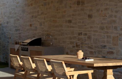 Jasmine Villa, with Heated Pool & Curated Design, By ThinkVilla - Foto 21