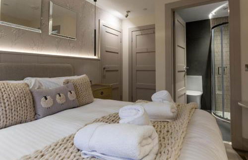 Arran Shores Luxury Shorefront Apartment 4 - Photo 10