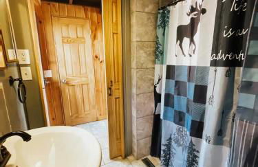 Whispering Waters, Hocking Hills, Hot Tub, Pond - Photo 24