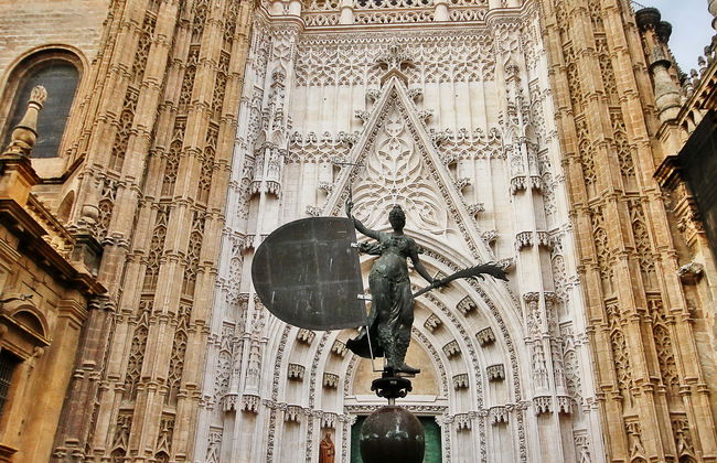 Visita guiada por el Archivo de Indias - Foto 1